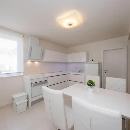 Apartmani Santino Rab Town Exterior photo