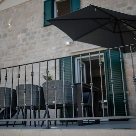 Apartmani Santino Rab Town Exterior photo